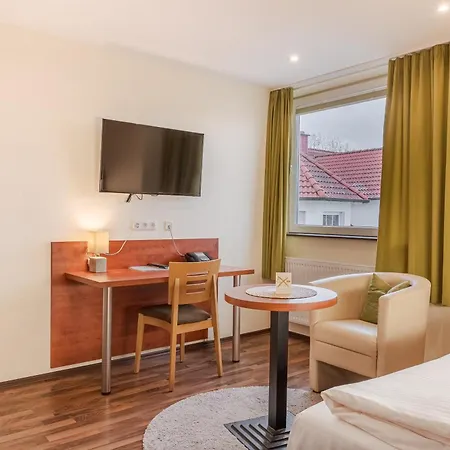 לינה וארוחת בוקר Victoria *